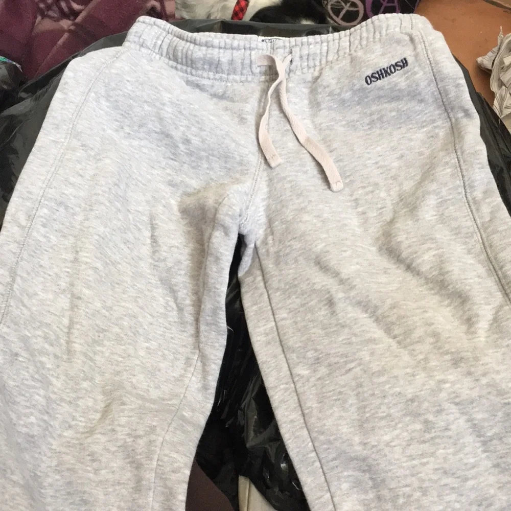 FINAL MARKDOWN OSHKOSH Sweat Pants (3T)